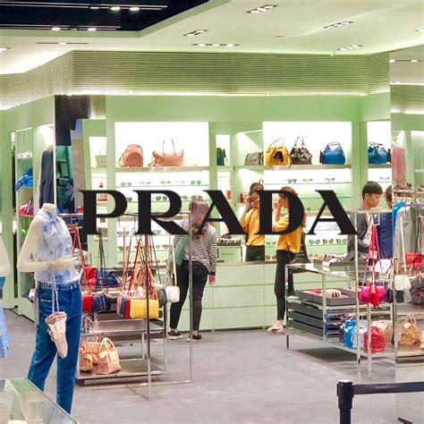 香港 prada outlet 價錢|香港必買精品2024.